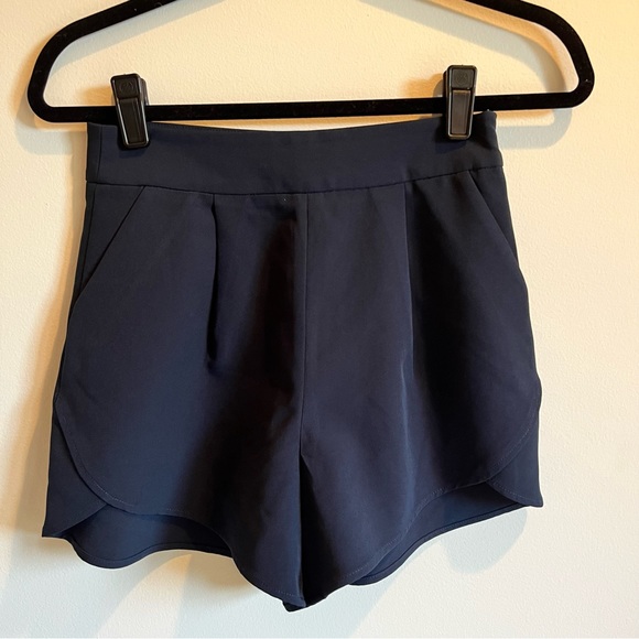 Milly Navy Blue Italian Cady Petal Shorts | 00 - Picture 2 of 6
